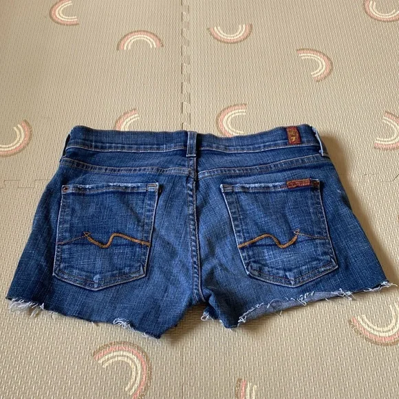 7 For All Mankind Cut Off Jean Shorts - Picture 2 of 8